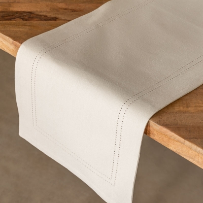 Haus Camino De Mesa Hemstitch Crema 13" x 90".