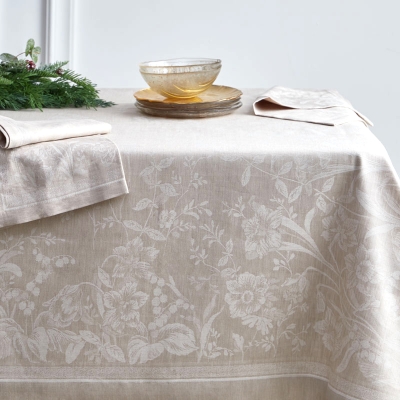 Haus Mantel Flowers Rectangular Crema 70" x 90".
