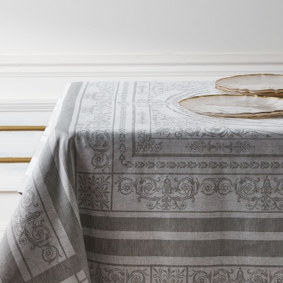 Haus Mantel Classics Rectangular Gris 70" x 107".