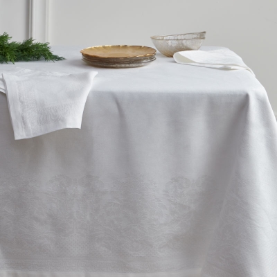 Haus Mantel Ornamental Rectangular Blanco 70" x 144".